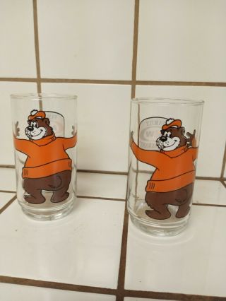 2 Vintage A & W Root Beer Family Restaurant Glass Bear Hugging Glass 