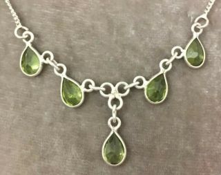 Vintage Jewellery Lovely Sterling Silver & Real Peridot Crystal Pendant Necklace