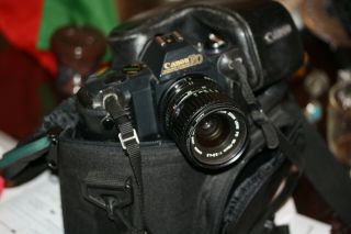 Vintage Canon T50 35mm SLR Camera w/ FD 35 - 70 mm F1:3.  5 - 4.  5 Lens & cover & bag 2