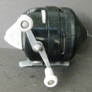 Vintage Spincast Reel Zebco 202 Made In Usa