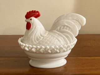 Vtg.  Antique Westmoreland Milk Glass Hen Chicken On A Nest Covered Bowl Glas Eyes