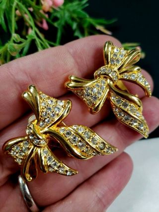 Vintage Signed Joan Rivers Gold Tone Rhinestones Bows Earrings Clip On 1.  5 " T