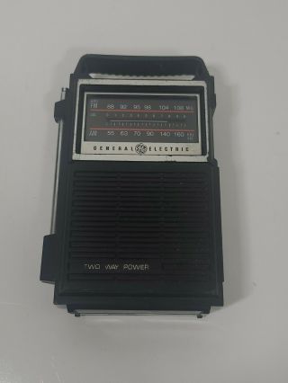 Ge General Electric Model 7 - 2800b Vintage Portable Am/fm Radio.