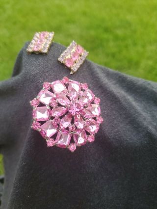 Vintage Jewelry Brooch Pin Earrings Set Pink Prong Set Clip On Ryhnstone Dazzle