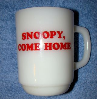 VINTAGE 1965 Peanuts Snoopy Come Home Mug Anchor Hocking Milk Glass 2