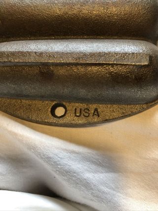 Made in USA Lodge Vintage Cast Iron Corn Stick Pan 27C2.  7 Cornbread Sticks 3