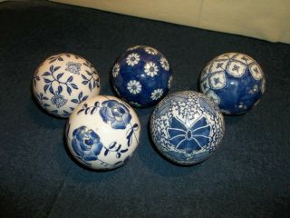 Set Of 5 Vintage Blue & White Porcelain 3 1/2 " Carpet Balls