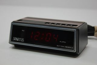 Spartus Vintage Digital Alarm Clock W/ Snooze 1108 Wood Grain
