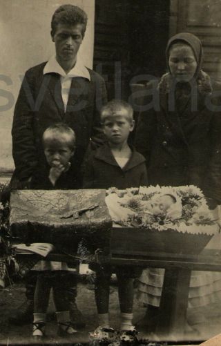 1930s Funeral of Child Dead Coffin Post mortem Baby Family Soviet vintage photo 2