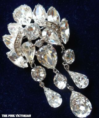 Vintage Signed Weiss Crystal Clear Rhinestone Brooch Elegant Pin Jewelry