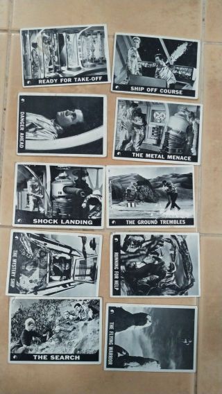 11 Vintage 1966 Topps Lost In Space Trading Cards