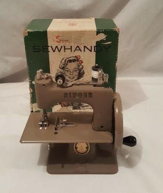 Singer Sewhandy 20 Child’s Toy Sewing Machine & Box Vintage Ca 1955 Usa