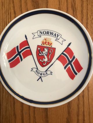 Norge Norway Travel Porcelain Souvenir Plate With Hanger - 7 "