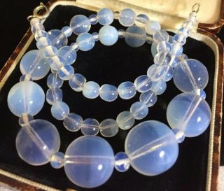 Vintage Jewellery Lovely Opaline Moonstone Graduated Glass Bead Necklace