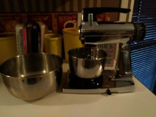 Vintage Sunbeam Chrome Mixmaster 12 - Speed Model W/large And Small Bowl