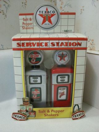 Vtg Enesco Fire Sky Chief Texaco Gas Pump Salt And Pepper Shakers And Two Charms