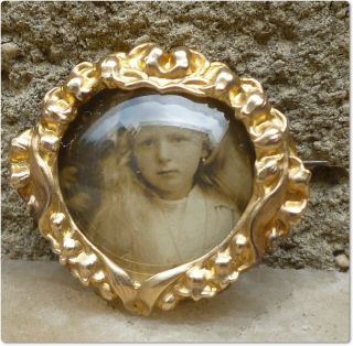 Vintage Mourning Portrait Picture Of A Girl Victorian Gold Metal Pin Brooch