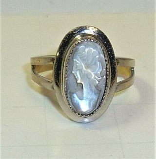 Vintage Sarah Coventry Sterling Silver Mother Of Pearl Cameo Ring Size 8
