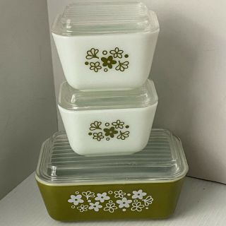 2 Vintage Pyrex Green Crazy Daisy 1 1/2 Cup Refrigerator Dishes & 1.  5 Pint W Lid