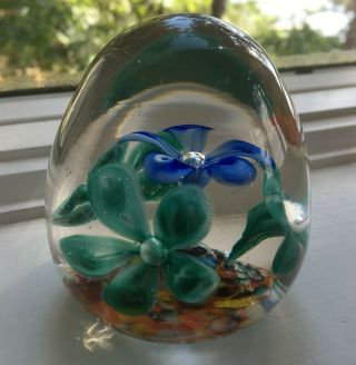 Vintage Flower W/ Bubbles End Of Day Base Glass Paperweight Egg Shaped 3.  5 " Exc