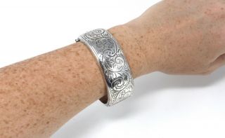 A Heavy Vintage C1961 Sterling Silver 925 Engraved Bangle Bracelet 38g 23545