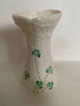 Vintage Belleek Irish Cream Shamrock Daisy 4.  5 " Tall Spill Bud Vase