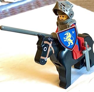Vintage Lego Castle Dragon Knight Minifigure With Black Horse Accessories