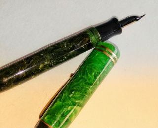 Vintage Parker Duofold Jade Green Marble Fountain Pen