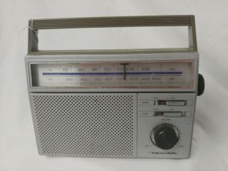 Vintage Radio Shack Realistic Portable Model 12 - 717 Am/fm.