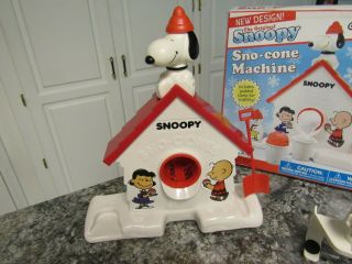 Vintage Snoopy Sno Cone Machine Snow Cone Maker Shaved Ice Machine Peanuts 2