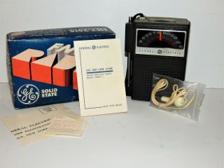 Vintage Ge Am/fm Portable Radio 7 - 2515 W/box,  Earphone,  Instructions -