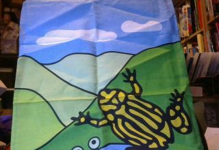 Collectable Australian Souvenir Linen Tea Towel Nsw Kosciuszko Corroboree Frog