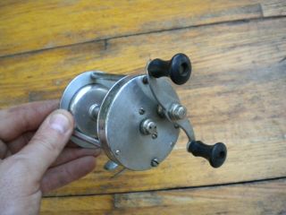 Vintage Shakespeare “ Service 1945 “ Fa Fishing Casting Reel Great