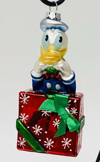 Rare Disney Donald Duck With Gift Blown Glass Christmas Ornament Vintage 4”