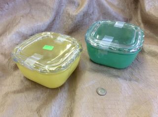 2 Hard To Find Vintage Jeannette 4 - 1/2” Refrigerator Dishes With Scalloped Lids