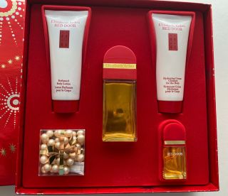 Vintage Elizabeth Arden Red Door 5 Piece Gift Set Lotion Parfum Bath Pearls