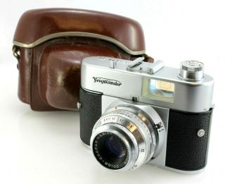 Vintage Voigtlander Vito B 35mm Rangefinder Camera,  50mm 2.  8 Color Skopar Lens