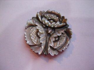 Vintage 7/8 " Triad Floral Carved Mother Of Pearl,  Shell 3 Hole Button - Pb49