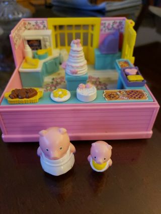 Vtg Furry Families Bakery Pig Family Shop Store Cake Takara 1993
