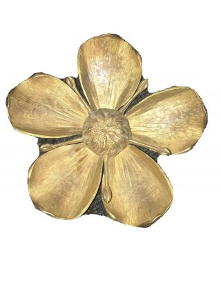 Vintage Marked Tan Gold Cast Metal Flower Petal 5 Removable Individual Ashtrays