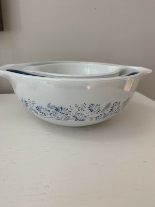 Vtg Pyrex Blue & White Colonial Mist Daisy Cinderella Set Of 3 Mixing Bowls