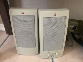 Vintage Apple Design M6082 Computer Speakers.