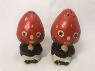 Strawberry Head Anthropomorphic Salt & Pepper Shakers Vintage Japan 2i