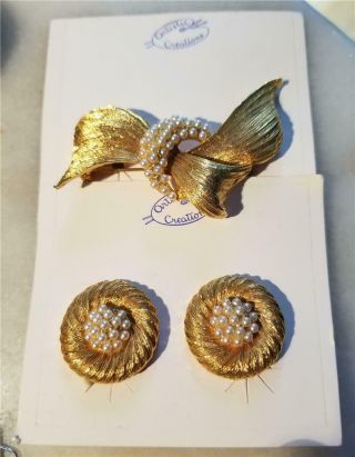 Vintage 1950s Pearly Gold Tone Set Earrings And Brooch Artistic Creations Signed