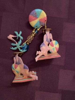 LUNCH AT THE RITZ VINTAGE ENAMELED DANGLE EARRINGS A DAY AT THE BEACH 1988? 2