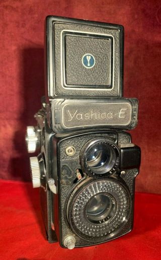 Vintage Yashica E Tlr Twin Lens 120 Film Camera Yashinon 1:3,  5 80mm Lens