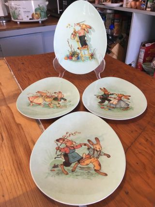 Set Of 4 Vintage World Market Bunny Melamine Egg Shaped Children’s Plates