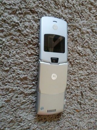 Vintage Flip Phone Motorola RAZR Silver Cingular Cellular Phone 1 3