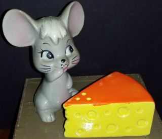 Vintage Enesco Mouse & Cheese Ceramic Salt And Pepper Shakers Made In Japan