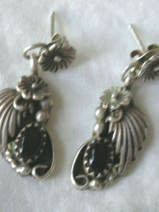 Vintage Sterling Silver And Black Onyx Dainty Stud Earrings - Very Pretty